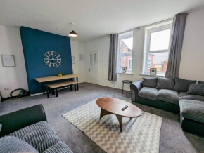 Spacious Large Flat For Your Family And Friends